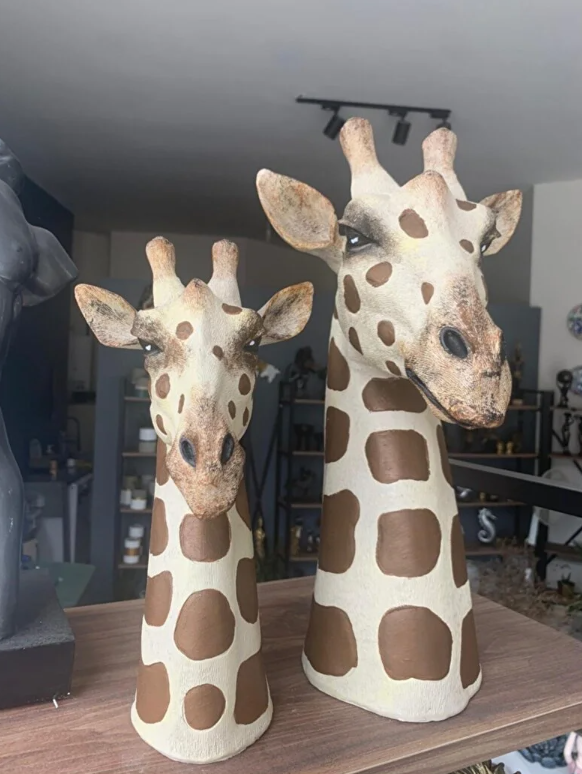 Giraffe Head Statue Set, Handcrafted Giraffe Sculptures, Safari Style Giraffe Head Statue, Decorative Giraffe Head Statues Set