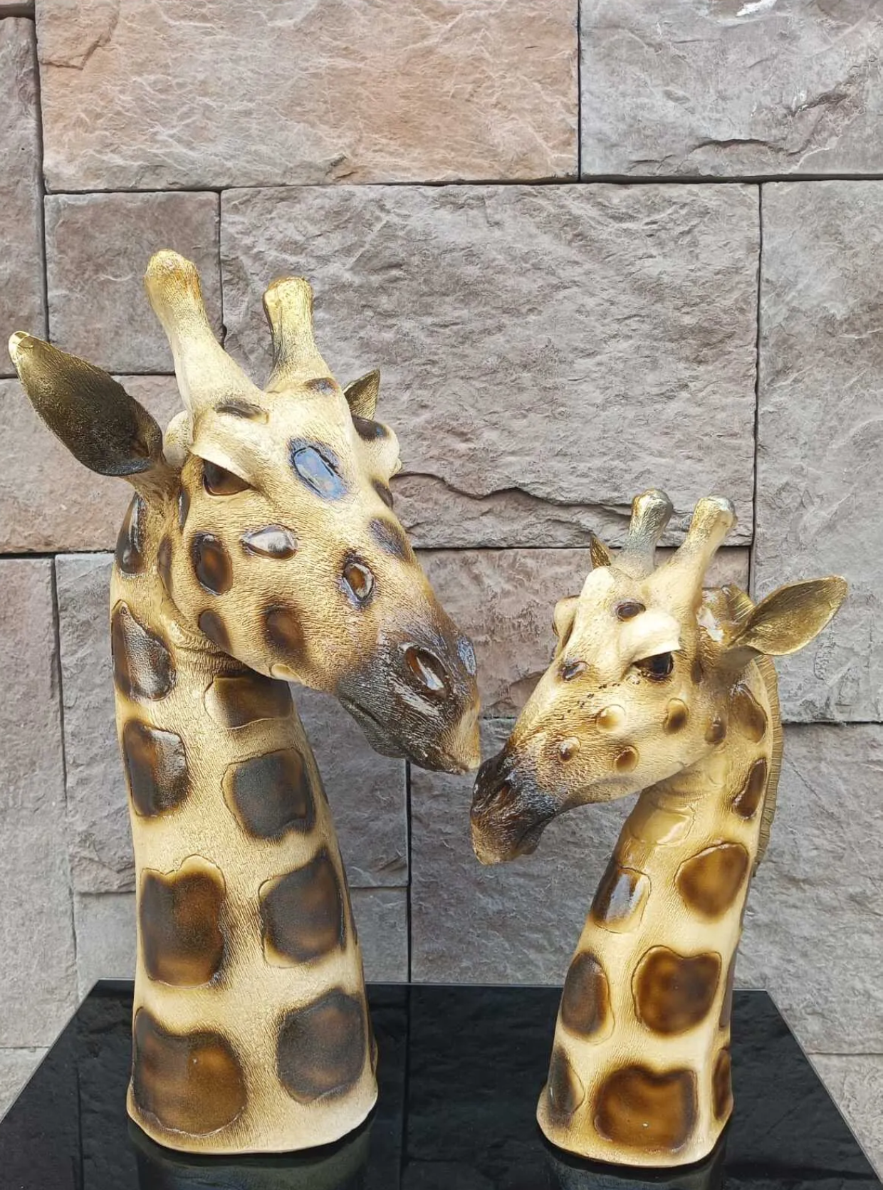 Giraffe Head Statue Set, Handcrafted Giraffe Sculptures, Safari Style Giraffe Head Statue, Decorative Giraffe Head Statues Set