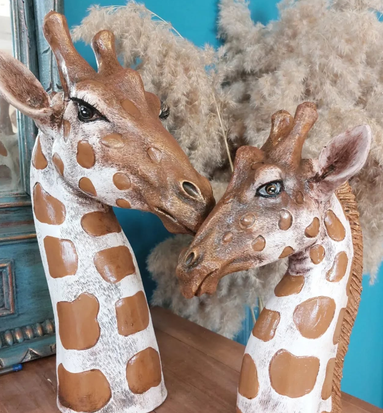 Giraffe Head Statue Set, Handcrafted Giraffe Sculptures, Safari Style Giraffe Head Statue, Decorative Giraffe Head Statues Set