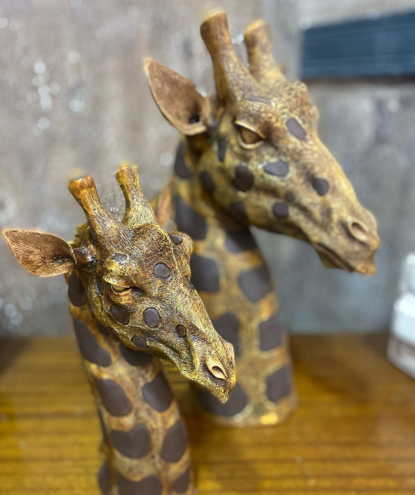 Giraffe Head Statue Set, Handcrafted Giraffe Sculptures, Safari Style Giraffe Head Statue, Decorative Giraffe Head Statues Set