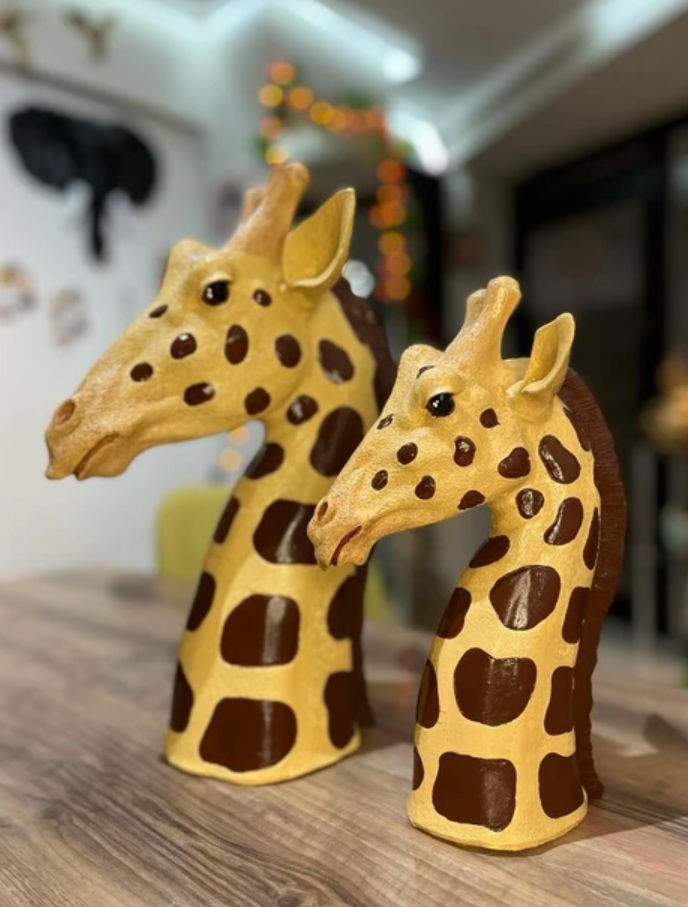 Giraffe Head Statue Set, Handcrafted Giraffe Sculptures, Safari Style Giraffe Head Statue, Decorative Giraffe Head Statues Set