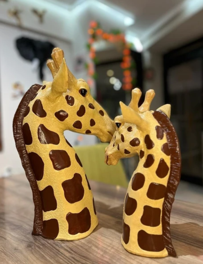 Giraffe Head Statue Set, Handcrafted Giraffe Sculptures, Safari Style Giraffe Head Statue, Decorative Giraffe Head Statues Set