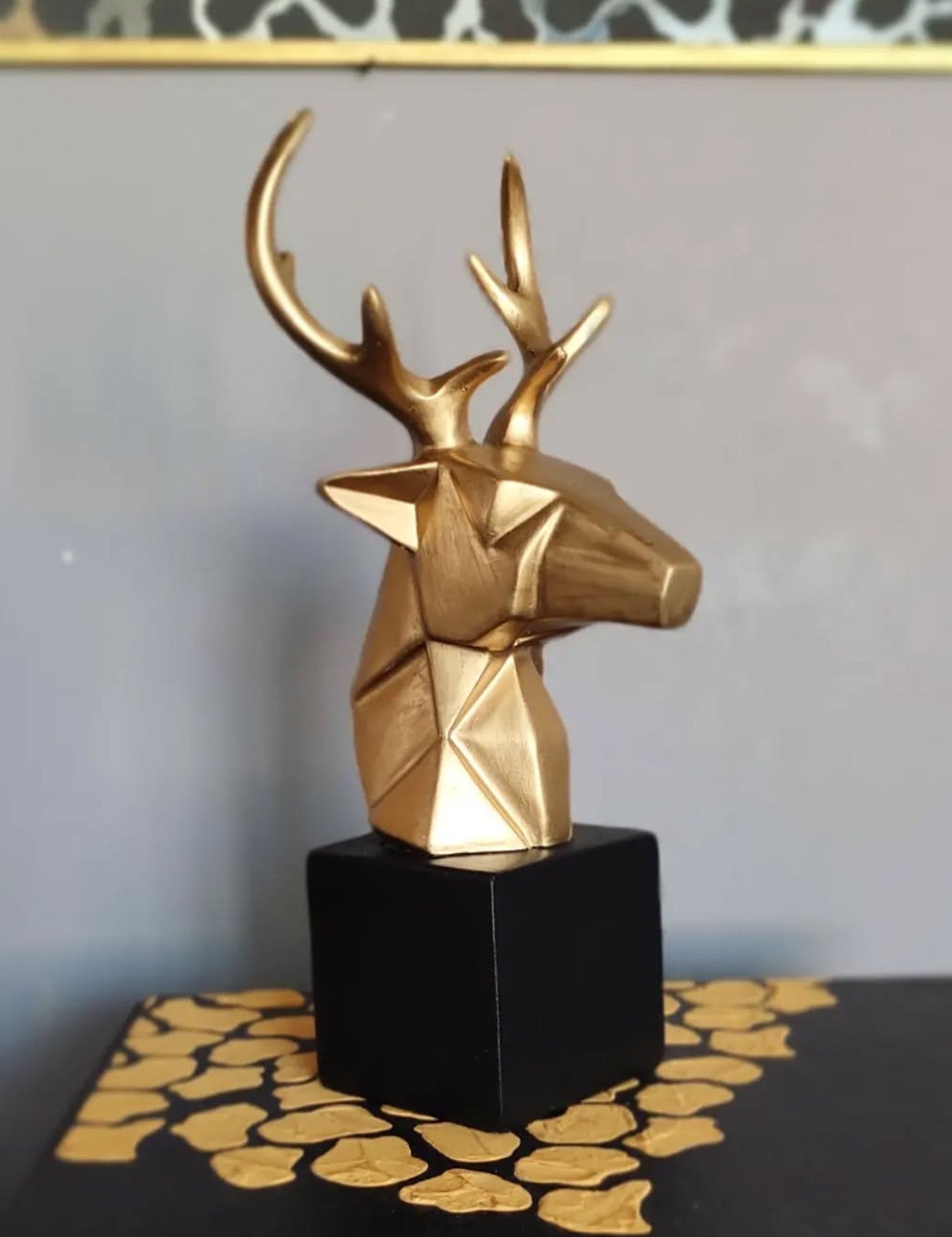 Cubic Deer Head Sculpture, Geometric Deer Statue, Minimalist Cubic Deer Figurine, Modern Abstract Deer Statue, Polyester Cubic Deer Statue