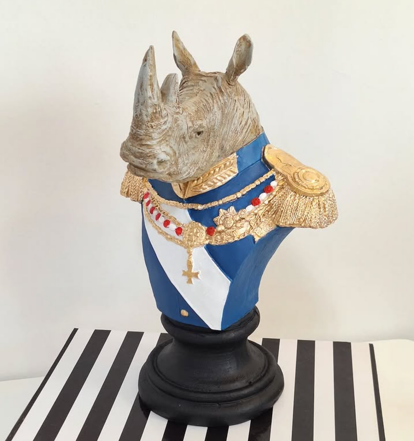 Royal Rhino Bust Statue, Military Style Rhino Bust, Elegant Rhino Head Statue, Rhino Head Statue, Military Rhino Bust, Rhino Bust Sculpture