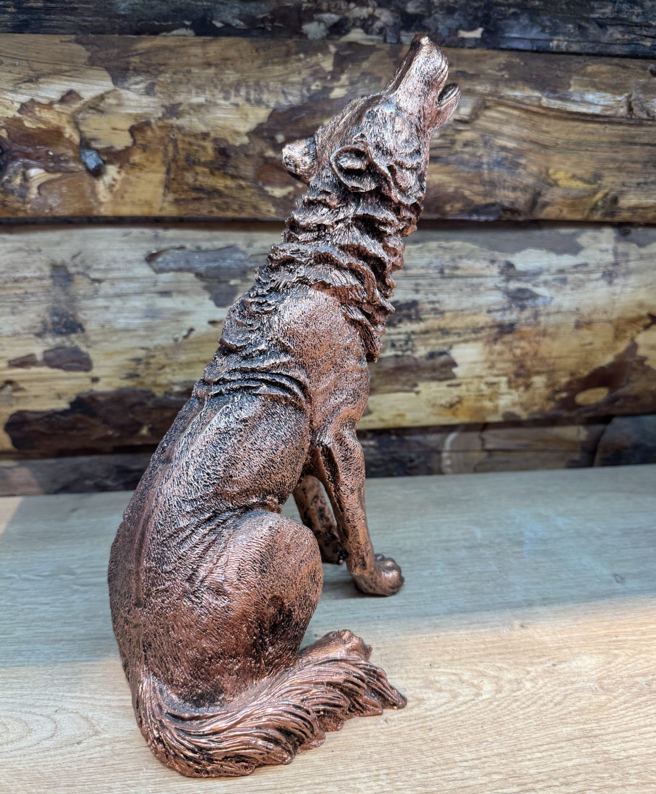 Majestic Howling Wolf Statue, Elegant Wolf Sculpture, Howling Wolf Figurine Decor, Animal Themed Wolf Figurine, Wolf Figure Home Decor