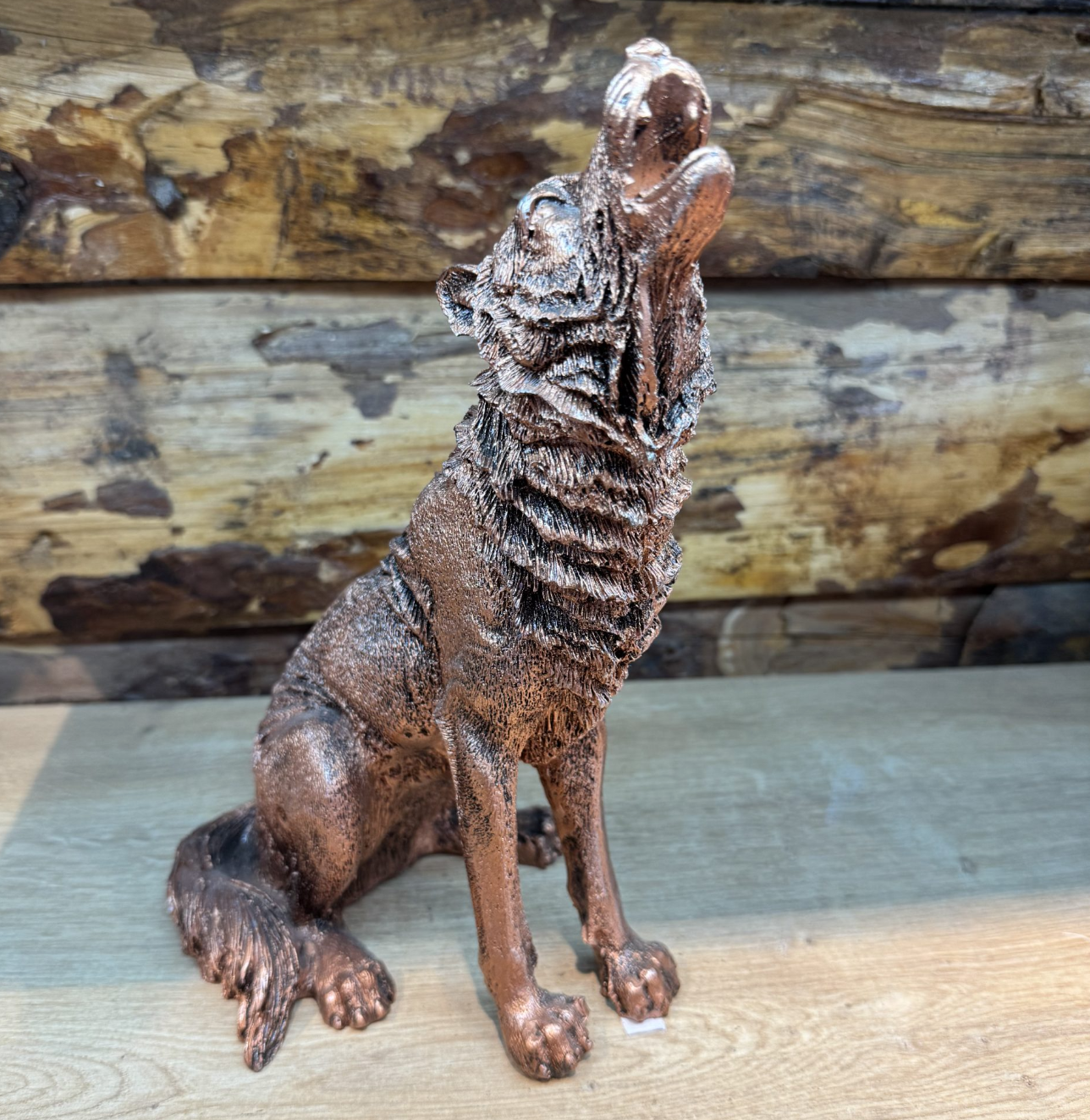 Majestic Howling Wolf Statue, Elegant Wolf Sculpture, Howling Wolf Figurine Decor, Animal Themed Wolf Figurine, Wolf Figure Home Decor