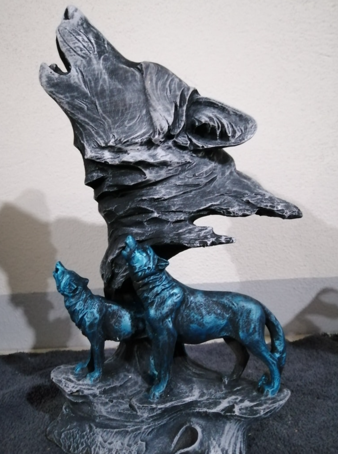 Howling Wolf Family Sculpture, Wolf Pack Statue, Wolf Head and Family Statue, Howling Wolf Head Statue, Spirit of the Wolf Pack Statue