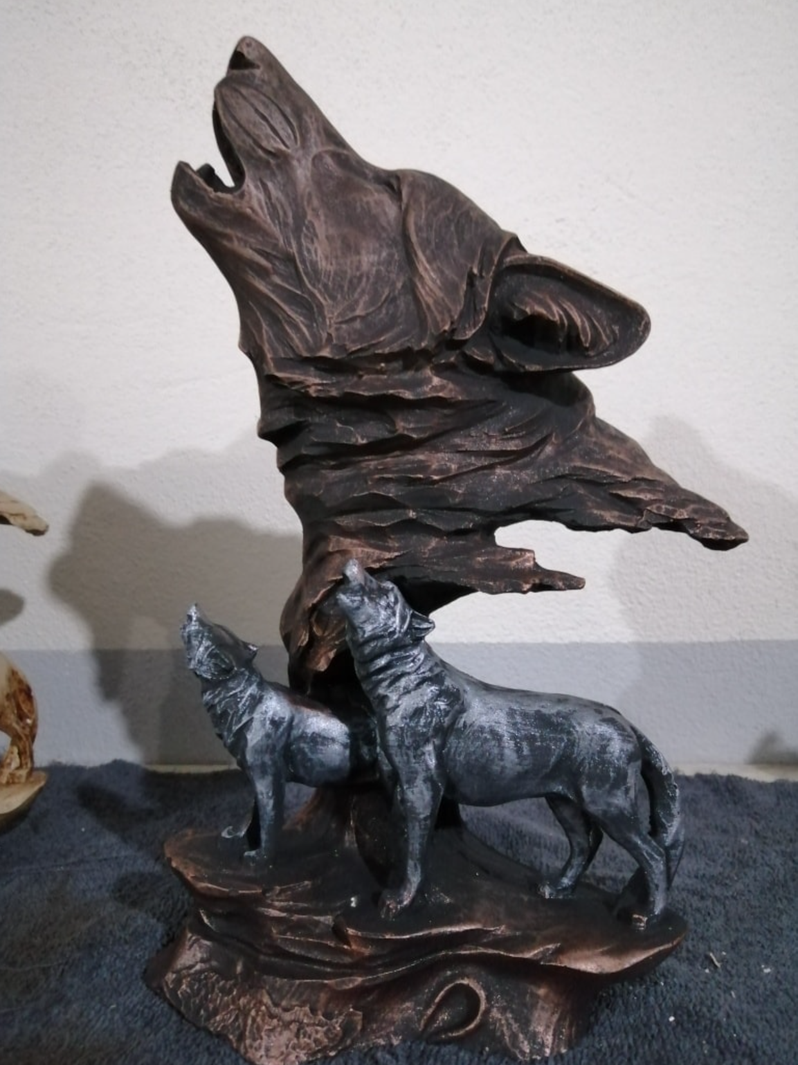 Howling Wolf Family Sculpture, Wolf Pack Statue, Wolf Head and Family Statue, Howling Wolf Head Statue, Spirit of the Wolf Pack Statue