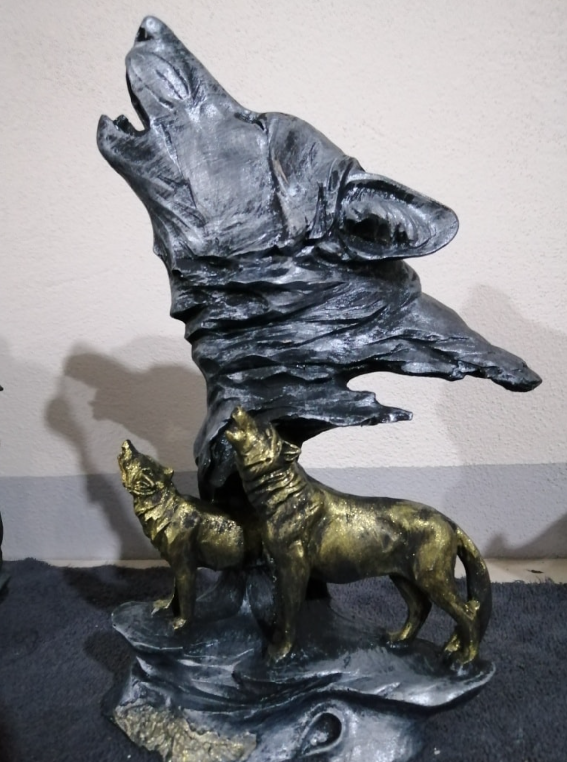 Howling Wolf Family Sculpture, Wolf Pack Statue, Wolf Head and Family Statue, Howling Wolf Head Statue, Spirit of the Wolf Pack Statue