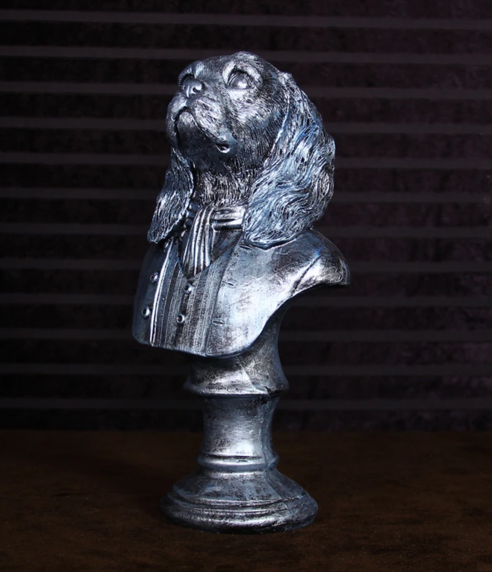 Viktorianische Hundebüste mit Schal, Hundeskulptur mit Schal, Polyester-Hundestatue in Mantel und Schal, Aristokratische Hundebüste