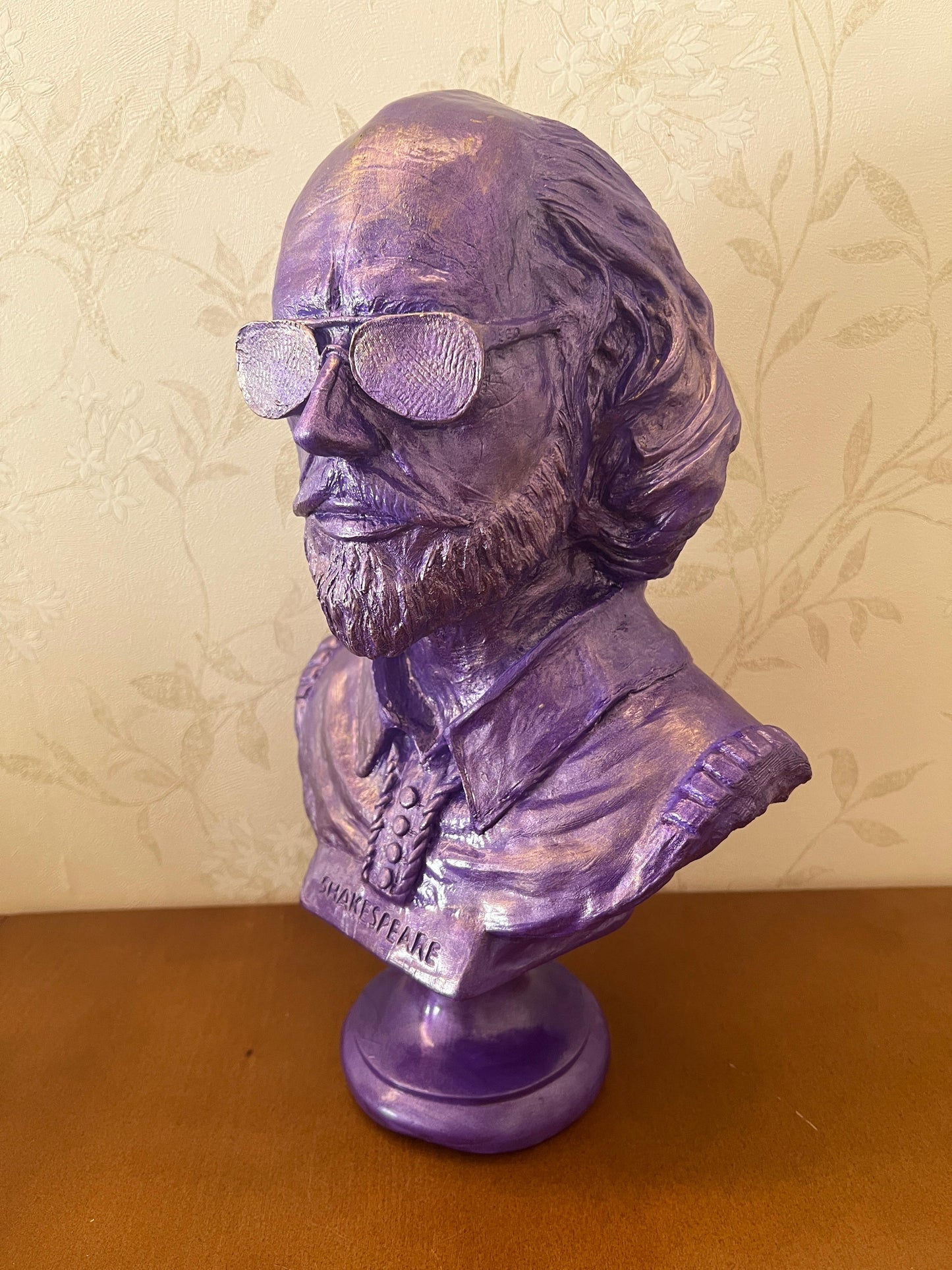 Shakespeare Bust Statue, Shakespeare With Sunglasses Statue, Modernized Historical Figure Bust, Shakespeare Bust Sculpture, Shakespeare Bust, Shakespeare Statue