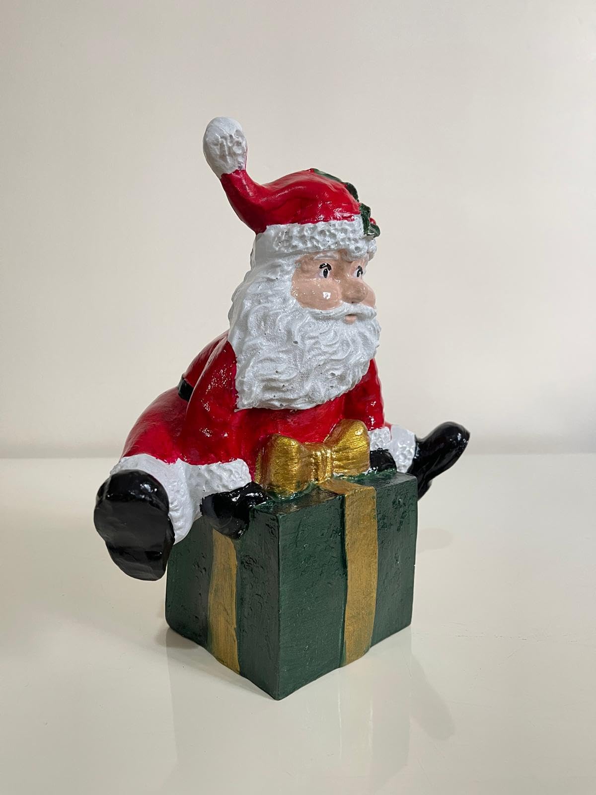 Santa Claus with Gift Box, Hand-Painted Christmas Decor, Santa Claus Figurine, Christmas Statue, Santa Claus Decor, Santa Claus Sculpture, Santa Decor
