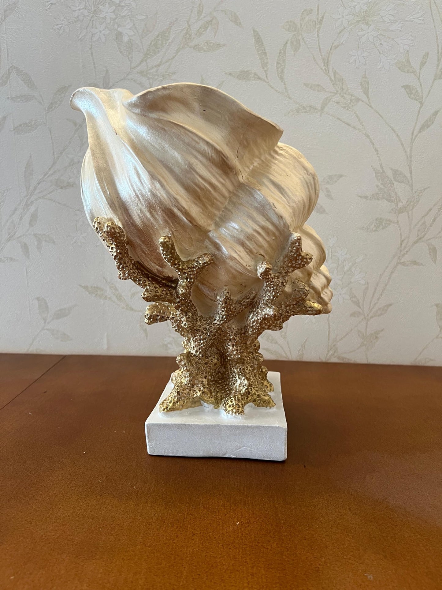 Seashell Vase with Coral Base, Seashell Flower Vase, Seashell Vase, Modern Coastal Shell Vase, Ocean Home Decor, Nautical Decor, Ocean Vase