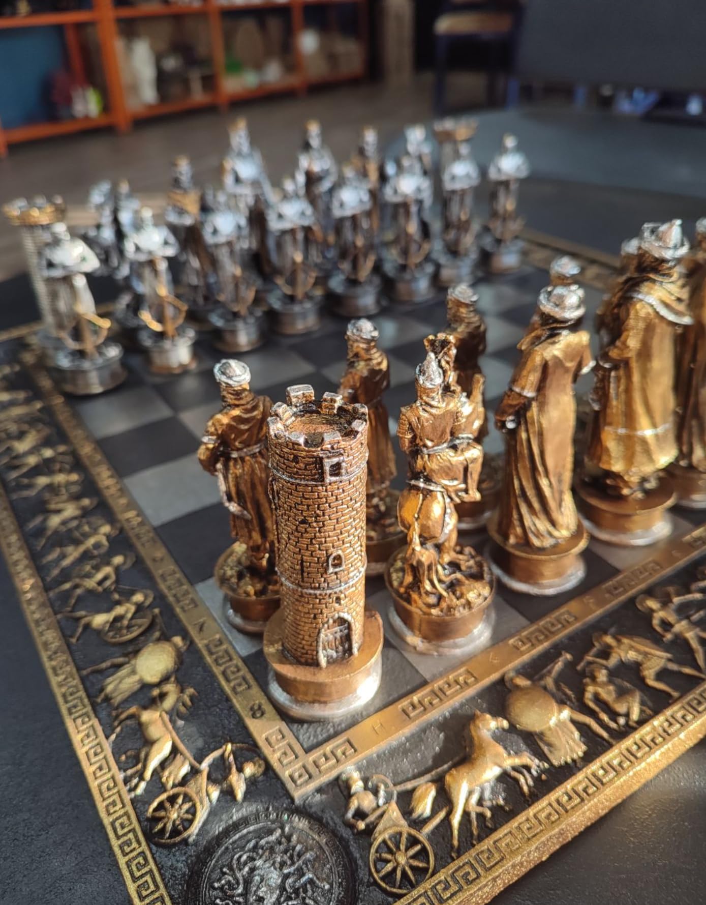 Historical Chess Set with Decorative Board, Medieval Chess Set with Detailed Warrior Pieces, Antique Look Chess Set with Medieval Figures