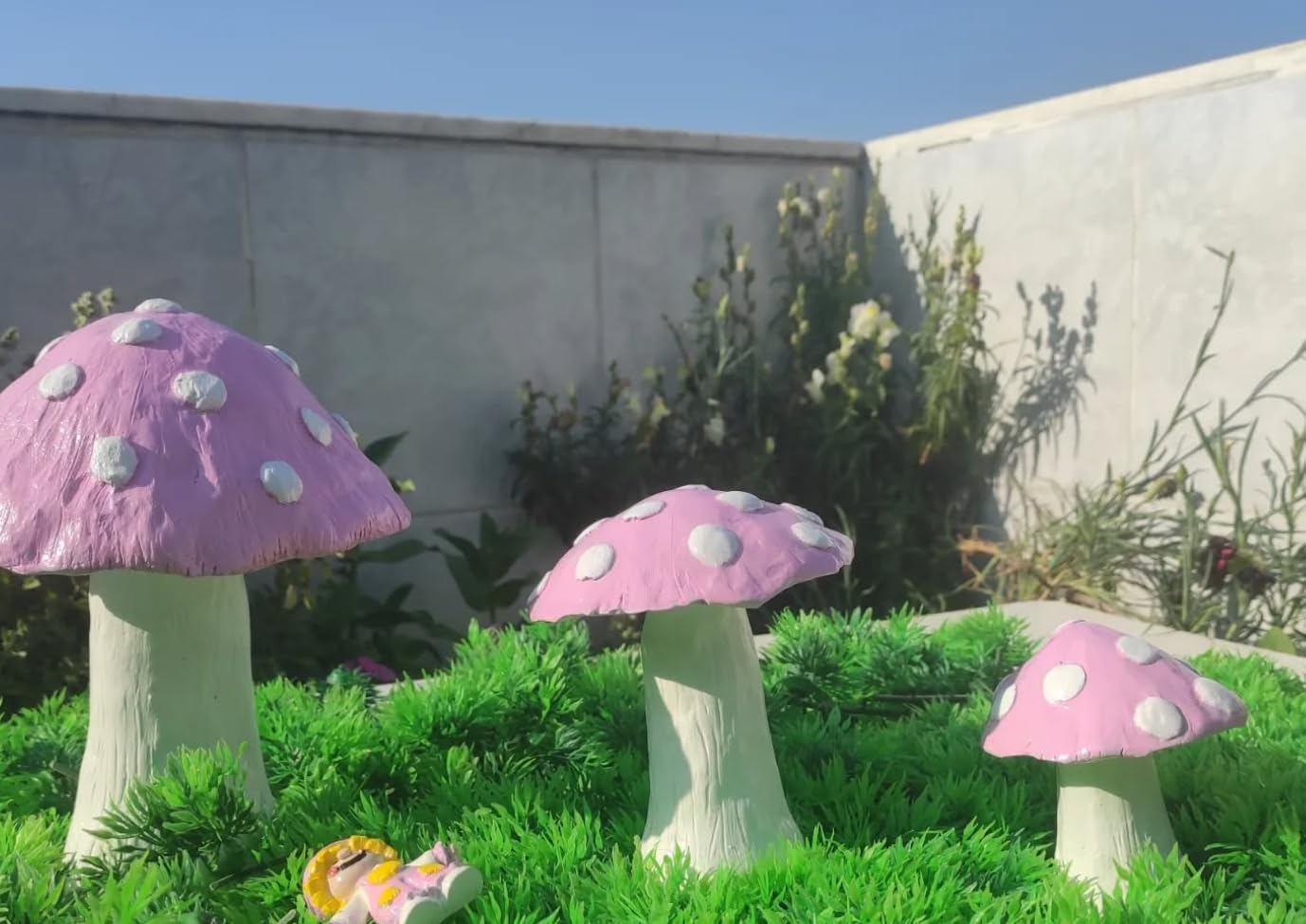 Set of 3 Red Toadstool Mushroom Statues, Mushroom Garden Decor, Toadstool Statue, Mushroom House Decor, Outdoor Mushroom Art, Mushroom Decor