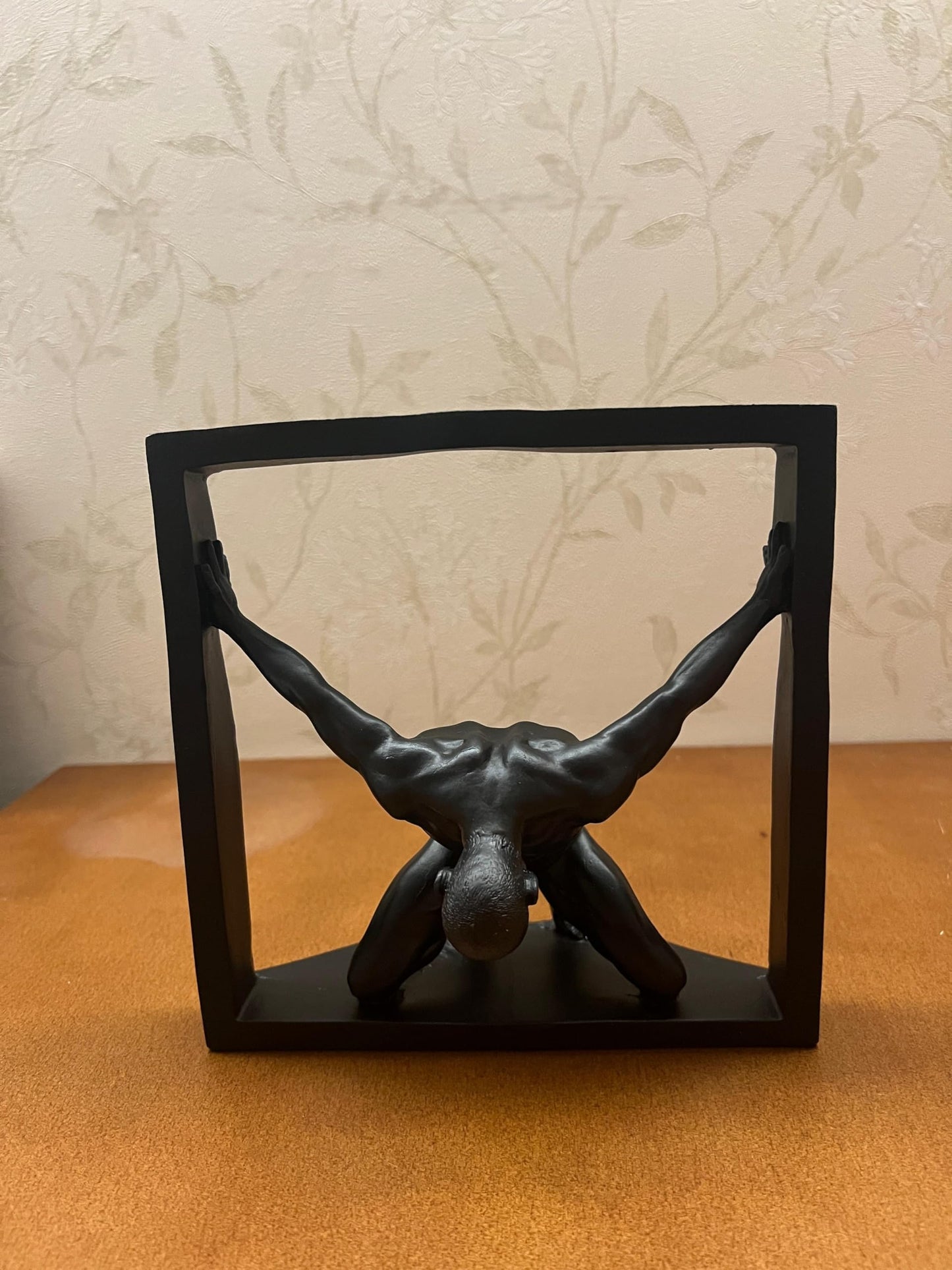 Abstract Man Holding Frame Sculpture, Framed Male Figure Statue, Modern Minimalist Human Sculpture, Abstract Human Sculpture, Human Statue