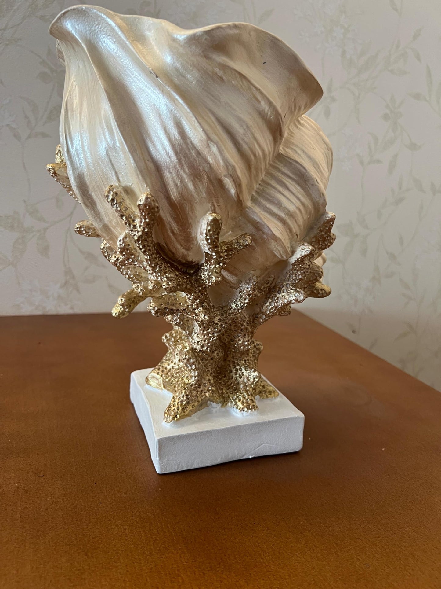 Seashell Vase with Coral Base, Seashell Flower Vase, Seashell Vase, Modern Coastal Shell Vase, Ocean Home Decor, Nautical Decor, Ocean Vase