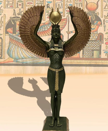 Ägyptische Isis-Statue mit offenen Flügeln, Ägyptische Isis-Statue mit Flügeln, Isis-Statue mit offenen Flügeln, Isis-Statue aus Polyester