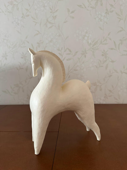 Abstract Horse Statue, Decorative Horse Sculpture, Minimalist Animal Decor, Handcrafted Horse Figurine, Luxury Horse Decor Figurine, Abstract Horse Sculpture