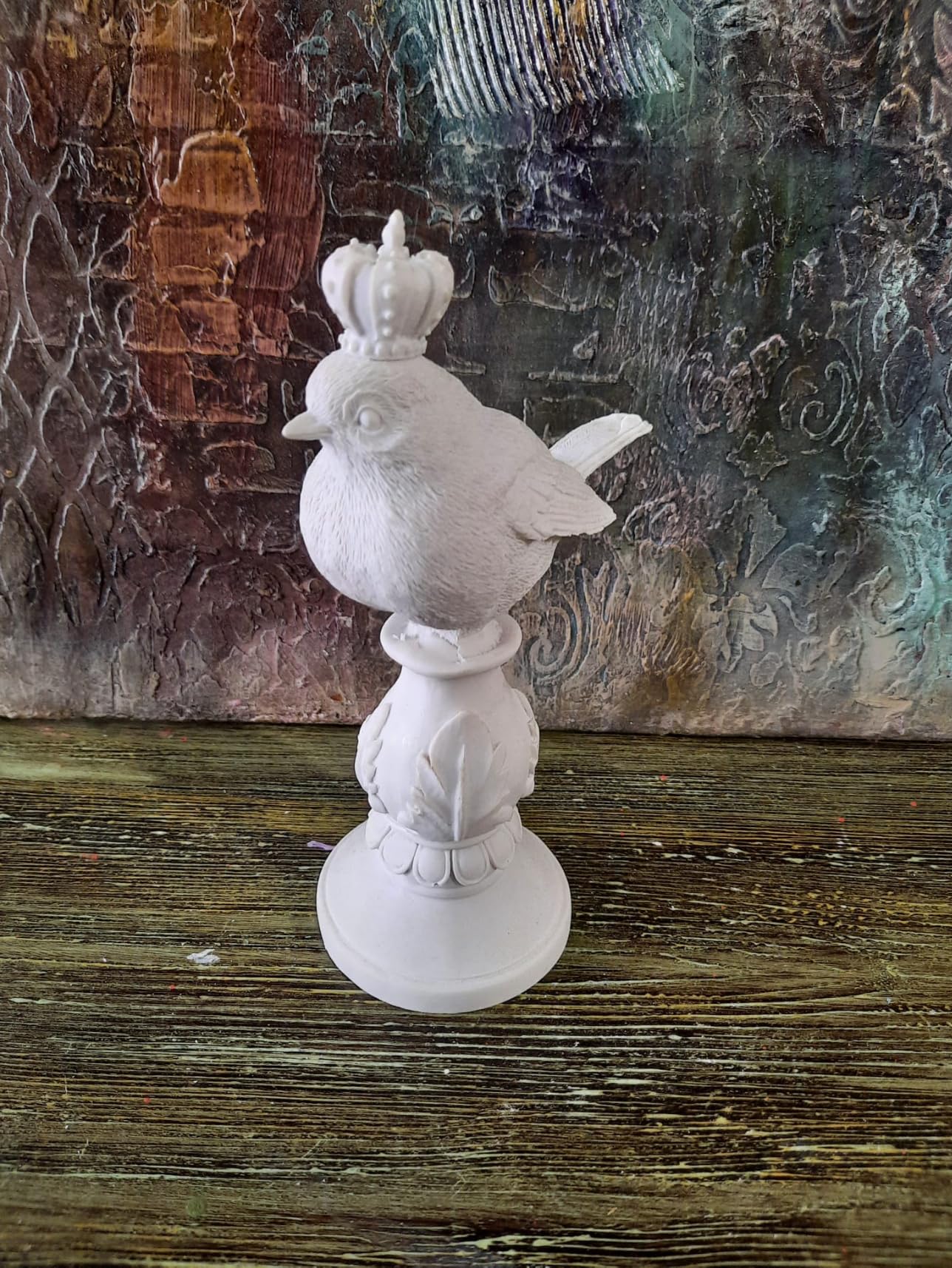 Vintage Crowned Bird Figurine on Leaf Base, Decorative Bird Statue, Bird Decor, Crowned Bird Decor, Bird Sculpture, Royal Bird Statue