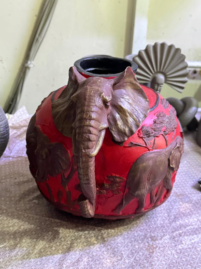 Elefantenvase, handgefertigtes Safari-Dekor, Wildlife Art Decor, Elefanten-Henkelvase, exotisches Wohndekor, Elefantenvase-Dekor, afrikanische Vase, Wildlife Vase