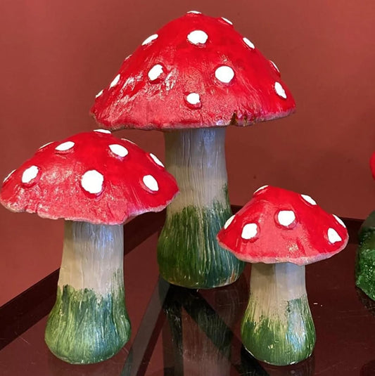 Set of 3 Red Toadstool Mushroom Statues, Mushroom Garden Decor, Toadstool Statue, Mushroom House Decor, Outdoor Mushroom Art, Mushroom Decor