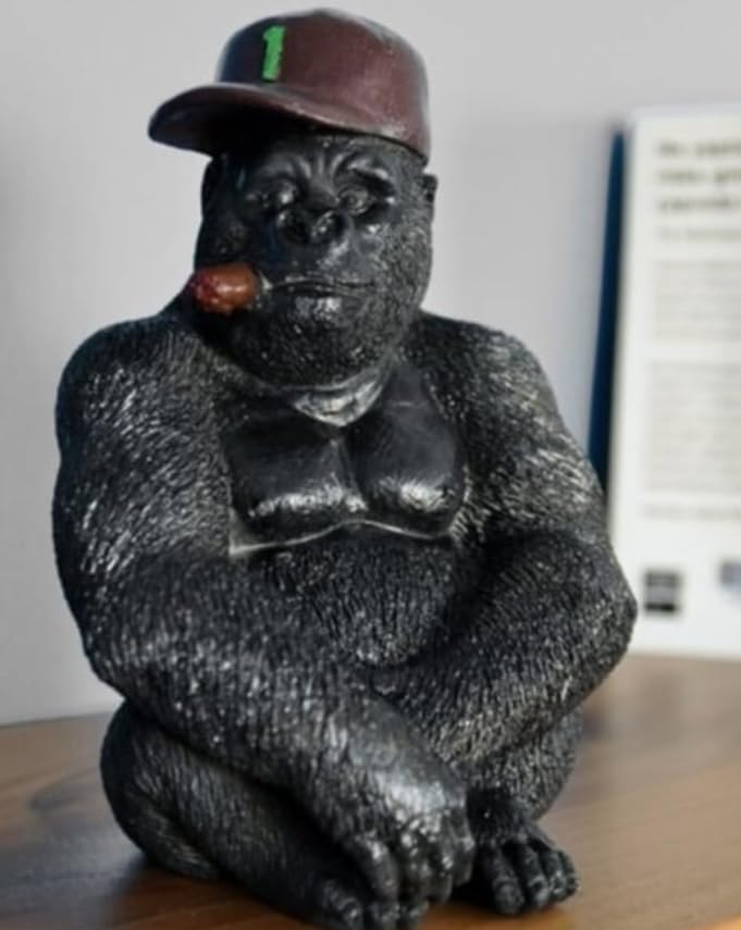 Smoking Gorilla Statue with Cap, Cool Gorilla Smoking Pipe Decor, Urban Style Gorilla Statue with Hat, Gorilla Statue with Cigarette and Cap