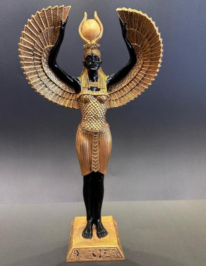 Ägyptische Isis-Statue mit offenen Flügeln, Ägyptische Isis-Statue mit Flügeln, Isis-Statue mit offenen Flügeln, Isis-Statue aus Polyester