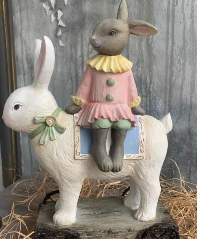 Hasenskulptur auf einem Sockel, handgefertigte Hasen-Dekorstatue, dekorative Hasenornamente, dekorative Hasenfigur, Osterhasenskulptur, Osterhasenskulptur, Osterhasendekoration