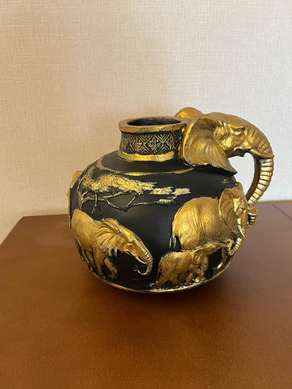 Elefantenvase, handgefertigtes Safari-Dekor, Wildlife Art Decor, Elefanten-Henkelvase, exotisches Wohndekor, Elefantenvase-Dekor, afrikanische Vase, Wildlife Vase