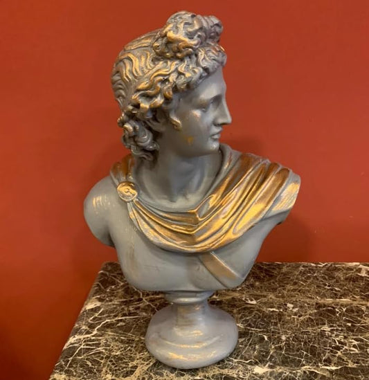 Apollo-Büsten-Skulptur mit bemalten Details, griechische dekorative Büstenstatue, klassische Büste für Wohndekoration, Apollo-Büstenfigur, Apollo-Büsten-Dekor, Apollo-Statue, Apollo-Skulptur