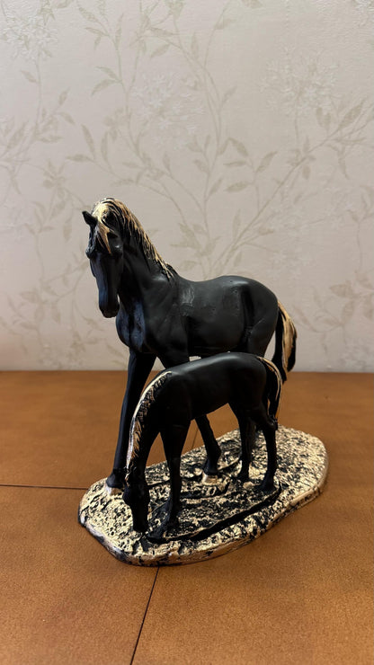 Elegant Horse Decor Statue, Mother and Foal Sculpture, Horse Lover Gift Idea, Animal Figurines For Table Decor, Luxury Horse Decor Figurine