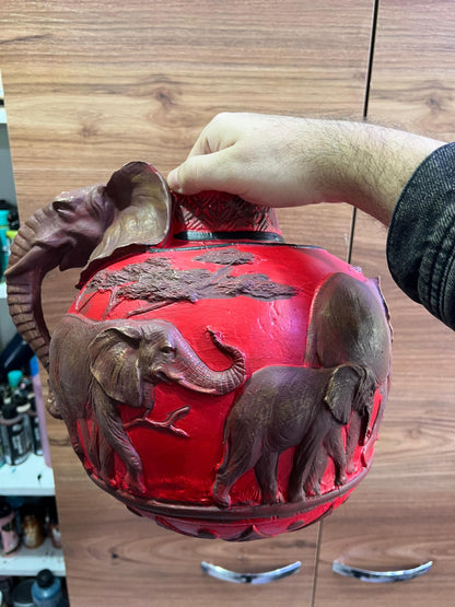 Elefantenvase, handgefertigtes Safari-Dekor, Wildlife Art Decor, Elefanten-Henkelvase, exotisches Wohndekor, Elefantenvase-Dekor, afrikanische Vase, Wildlife Vase