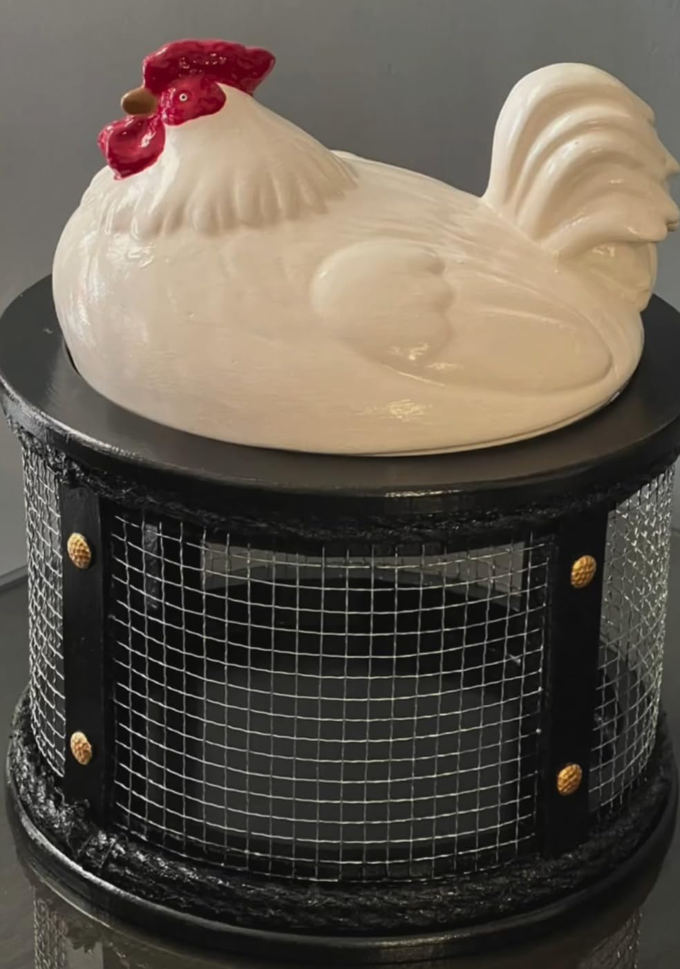 Farmhouse Chicken Egg Basket, Handmade Chicken Egg Holder Cage, Rooster Kitchen Decor, Chicken Wire Egg Storage, Hen Egg Holder