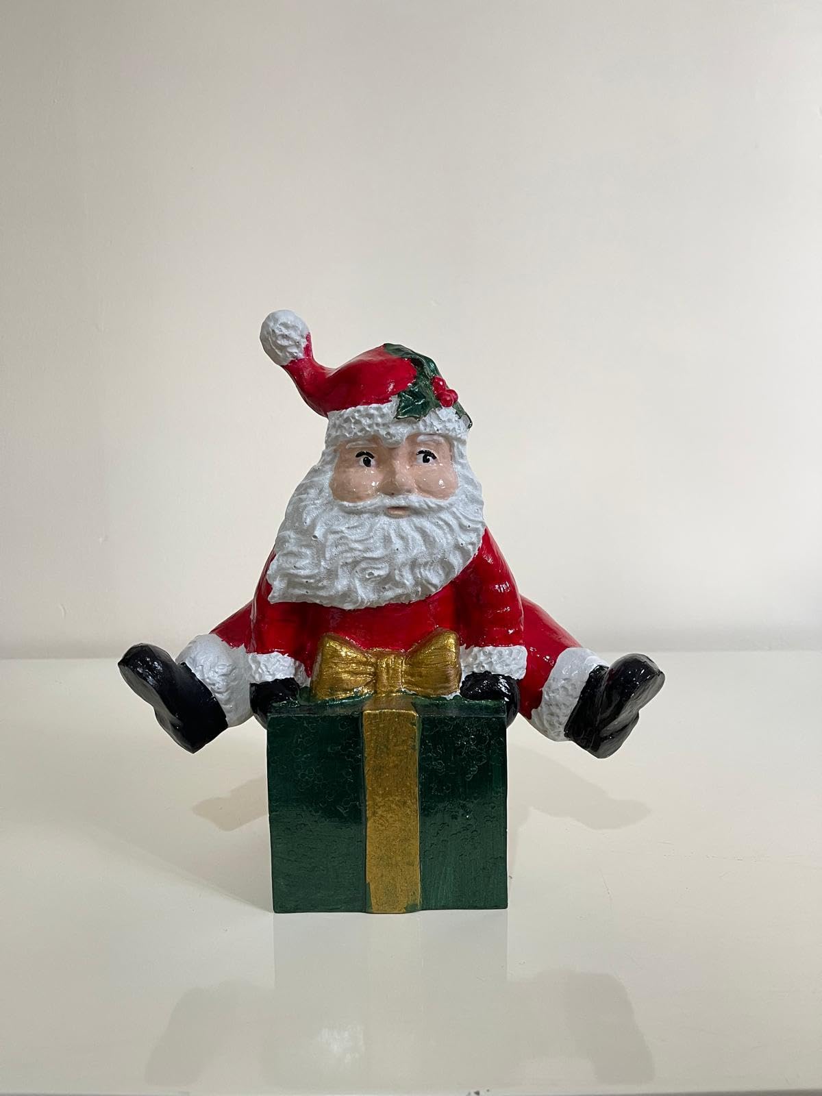 Santa Claus with Gift Box, Hand-Painted Christmas Decor, Santa Claus Figurine, Christmas Statue, Santa Claus Decor, Santa Claus Sculpture, Santa Decor