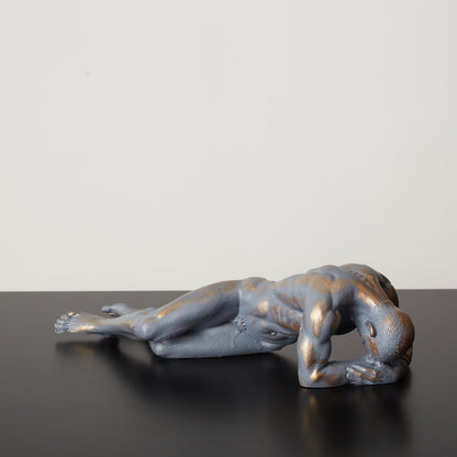 Scultura di figura maschile sdraiata, statua astratta del corpo umano, statua artistica di figura maschile, opera d'arte del corpo maschile, scultura di figura maschile, scultura maschile, statua maschile, decorazione maschile