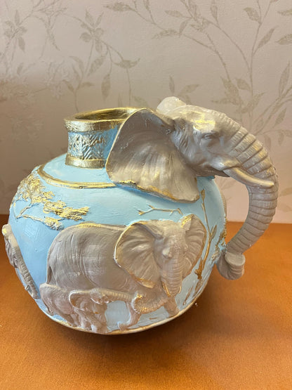 Elefantenvase, handgefertigtes Safari-Dekor, Wildlife Art Decor, Elefanten-Henkelvase, exotisches Wohndekor, Elefantenvase-Dekor, afrikanische Vase, Wildlife Vase