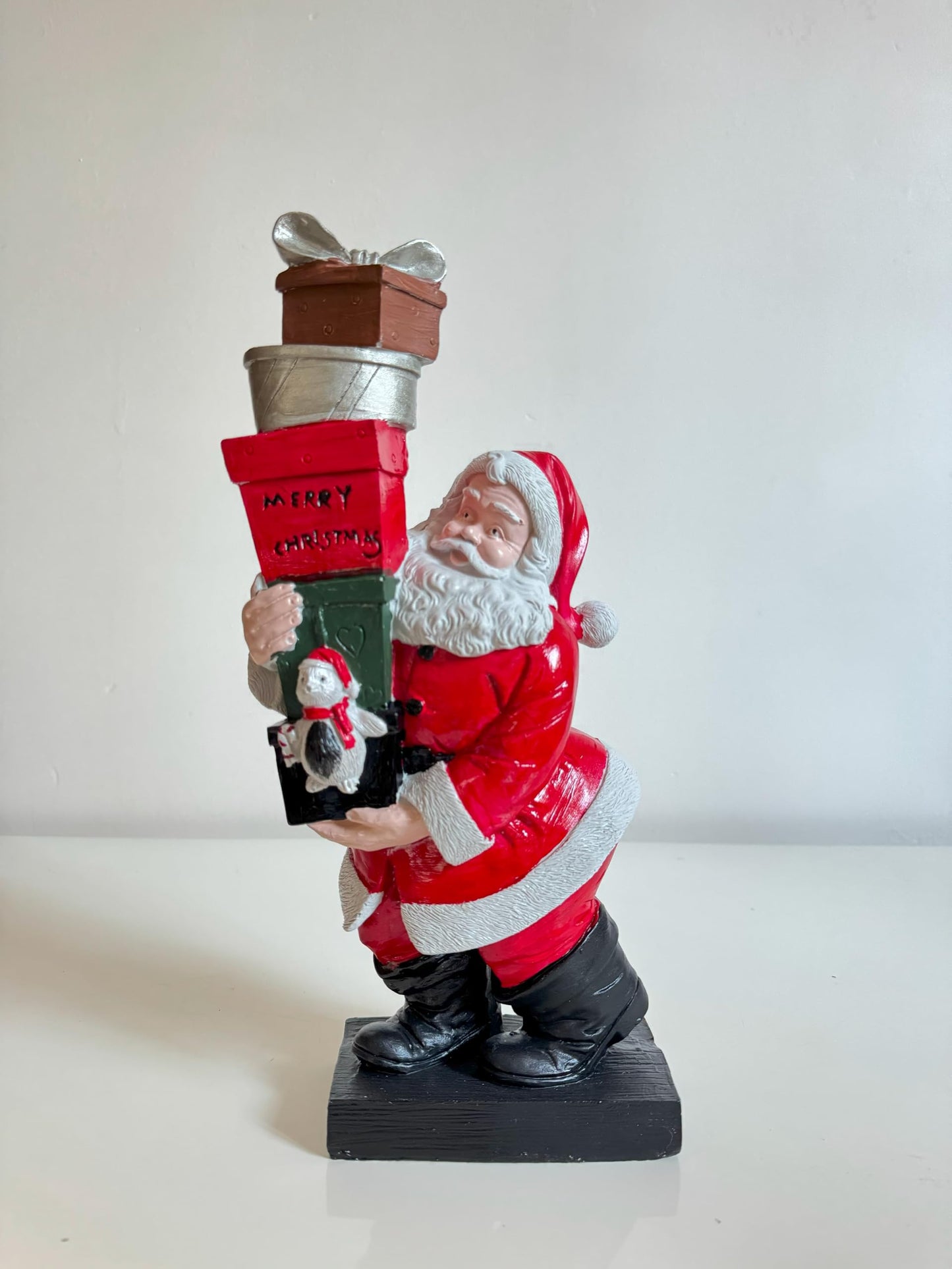 Santa Claus Figurine Carrying Stacked Christmas Gifts, Christmas Santa decoration, Santa Figurine with Gift Boxes, Santa Claus Sculpture, Santa Sculpture, Santa Decor