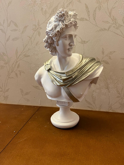 Apollo-Büsten-Skulptur mit bemalten Details, griechische dekorative Büstenstatue, klassische Büste für Wohndekoration, Apollo-Büstenfigur, Apollo-Büsten-Dekor, Apollo-Statue, Apollo-Skulptur