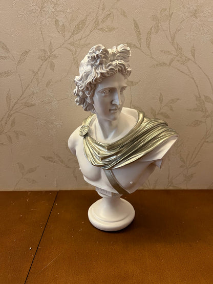 Apollo-Büsten-Skulptur mit bemalten Details, griechische dekorative Büstenstatue, klassische Büste für Wohndekoration, Apollo-Büstenfigur, Apollo-Büsten-Dekor, Apollo-Statue, Apollo-Skulptur