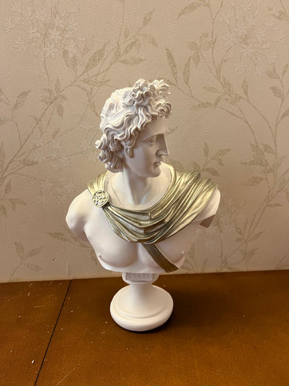 Apollo-Büsten-Skulptur mit bemalten Details, griechische dekorative Büstenstatue, klassische Büste für Wohndekoration, Apollo-Büstenfigur, Apollo-Büsten-Dekor, Apollo-Statue, Apollo-Skulptur