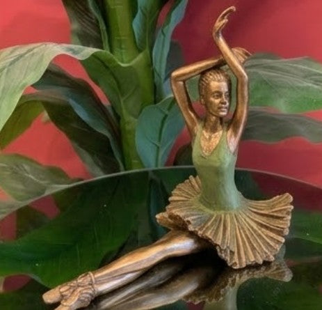 Handgefertigte Balletttänzerin-Statue, Ballerina-Skulptur, Balletttänzerin-Tischdekoration, Dekorative Ballerina-Figur als Geschenk, Ballett-Dekor, Ballerina-Dekor, Ballerina-Statue