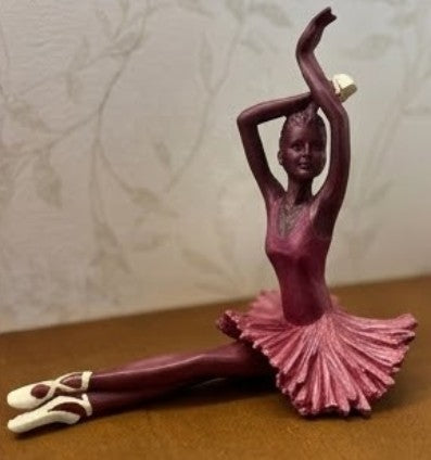 Handgefertigte Balletttänzerin-Statue, Ballerina-Skulptur, Balletttänzerin-Tischdekoration, Dekorative Ballerina-Figur als Geschenk, Ballett-Dekor, Ballerina-Dekor, Ballerina-Statue