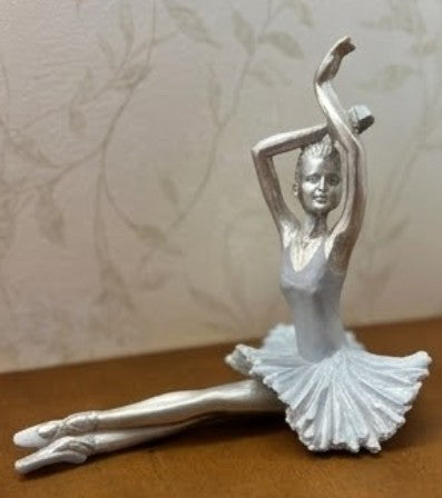 Handgefertigte Balletttänzerin-Statue, Ballerina-Skulptur, Balletttänzerin-Tischdekoration, Dekorative Ballerina-Figur als Geschenk, Ballett-Dekor, Ballerina-Dekor, Ballerina-Statue