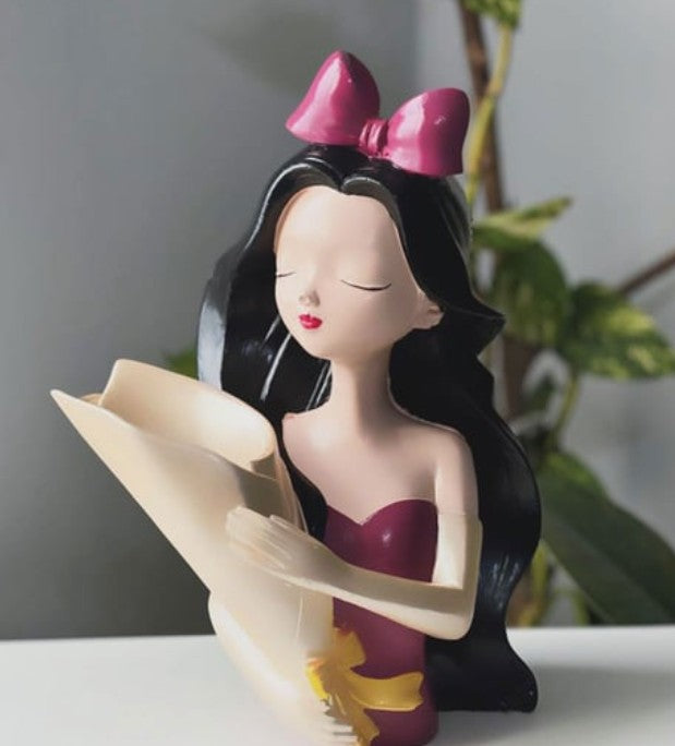 Handmade Girl Holding Flowers Decor, Handmade Girl Statue with Flower Bouquet Decor, Handmade Girl Statue, Handmade Girl Statue, Girl Decor