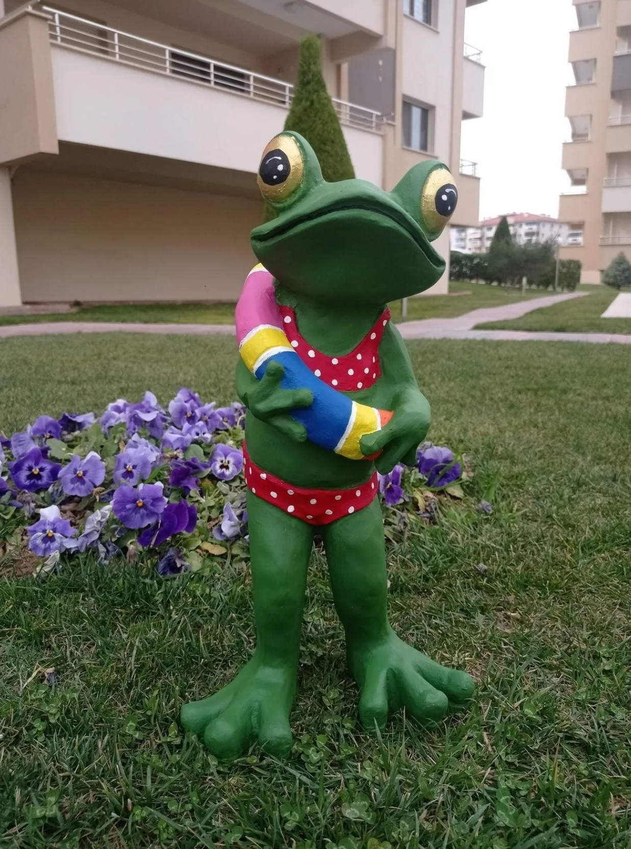 Frog Garden Statue, Summer Frog Garden Statue, Polyester Frog Garden Statue, Hand Painted Frog Statue, Outdoor Frog Garden Sculpture