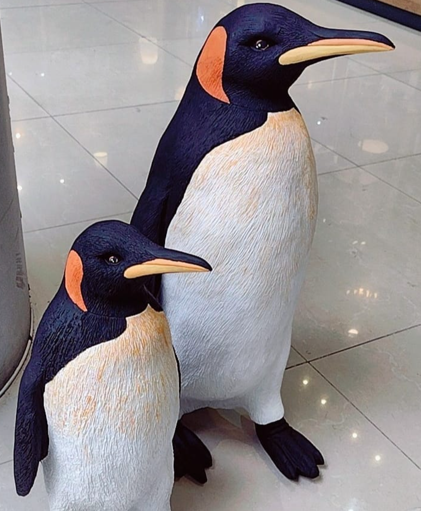 Realistic Penguin Statue Set, Handcrafted Penguin Statue, Large and Small Penguin Statues, King Penguin Figurine Set, Arctic Penguin Statue