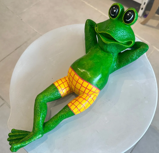 Lying Frog Statue in Swimsuit, Relaxing Frog Figurine, Frog Poolside Statue, Lying Frog Garden Decor, Frog Lounge Statue, Frog Sculpture