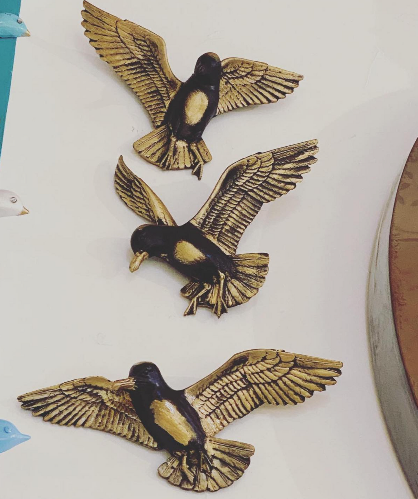 Flying Bird Wall Decor Set, Wall Mounted Bird Sculpture Trio, Set of 3 Bird Wall Hangings, Polyester Bird Wall Art Set, Bird Trio Wall Decor