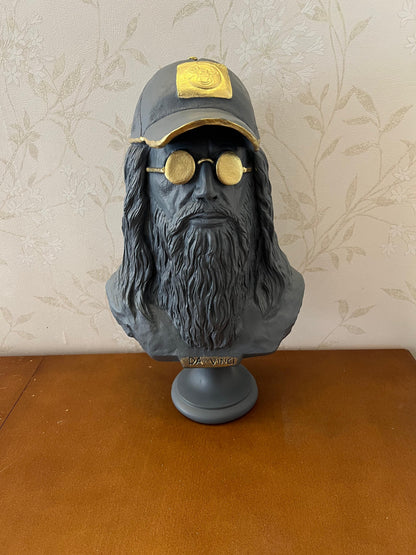 Modern Da Vinci Bust Statue with Cap and Glasses, Da Vinci Bust Statue, Da Vinci Bust, Polyester Da Vinci Head, Da Vinci Sculpture